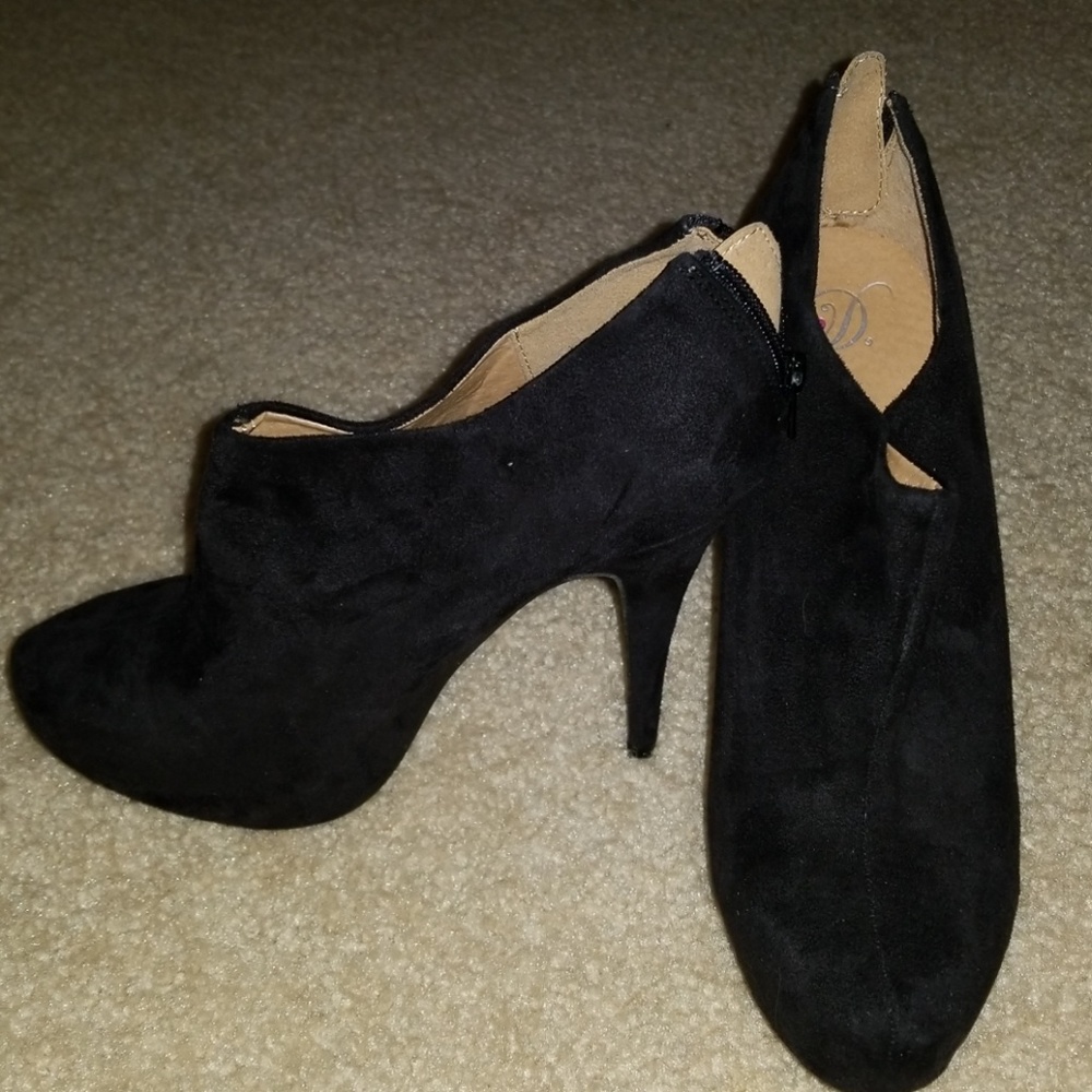 D Bootie suede heels size 7.5